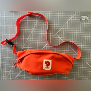 Fjällräven ULVÖ HIP PACK MEDIUM • Orange